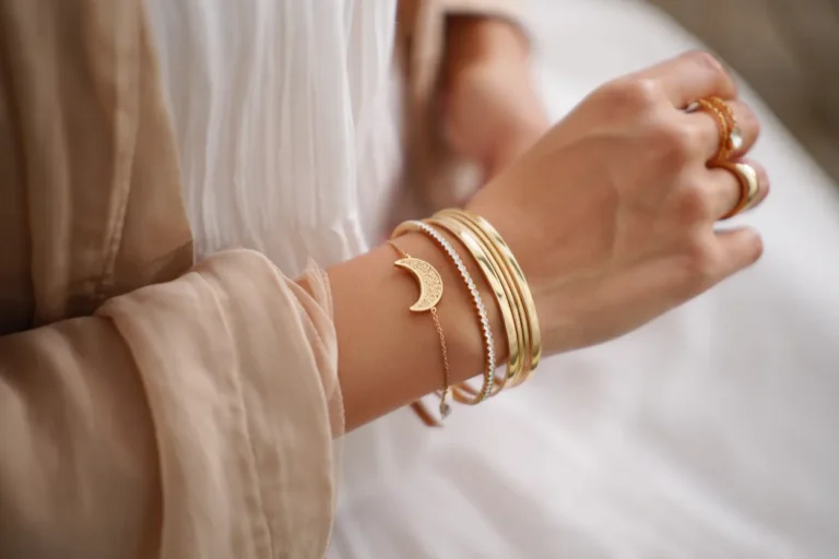 comment porter plusieurs bracelets sans qu'ils s'emmêlent